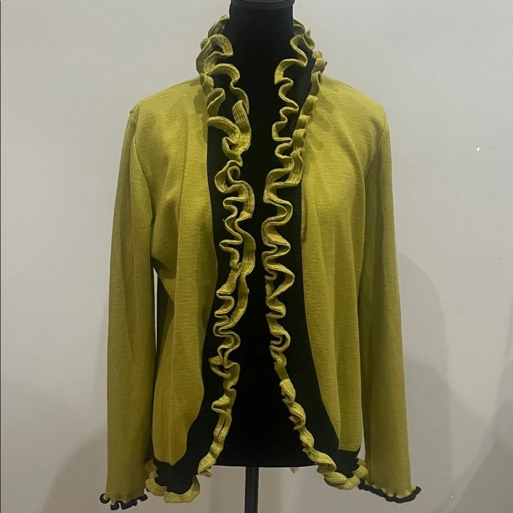 Ruffle-Trim single closure  Cardigan in olive and black
